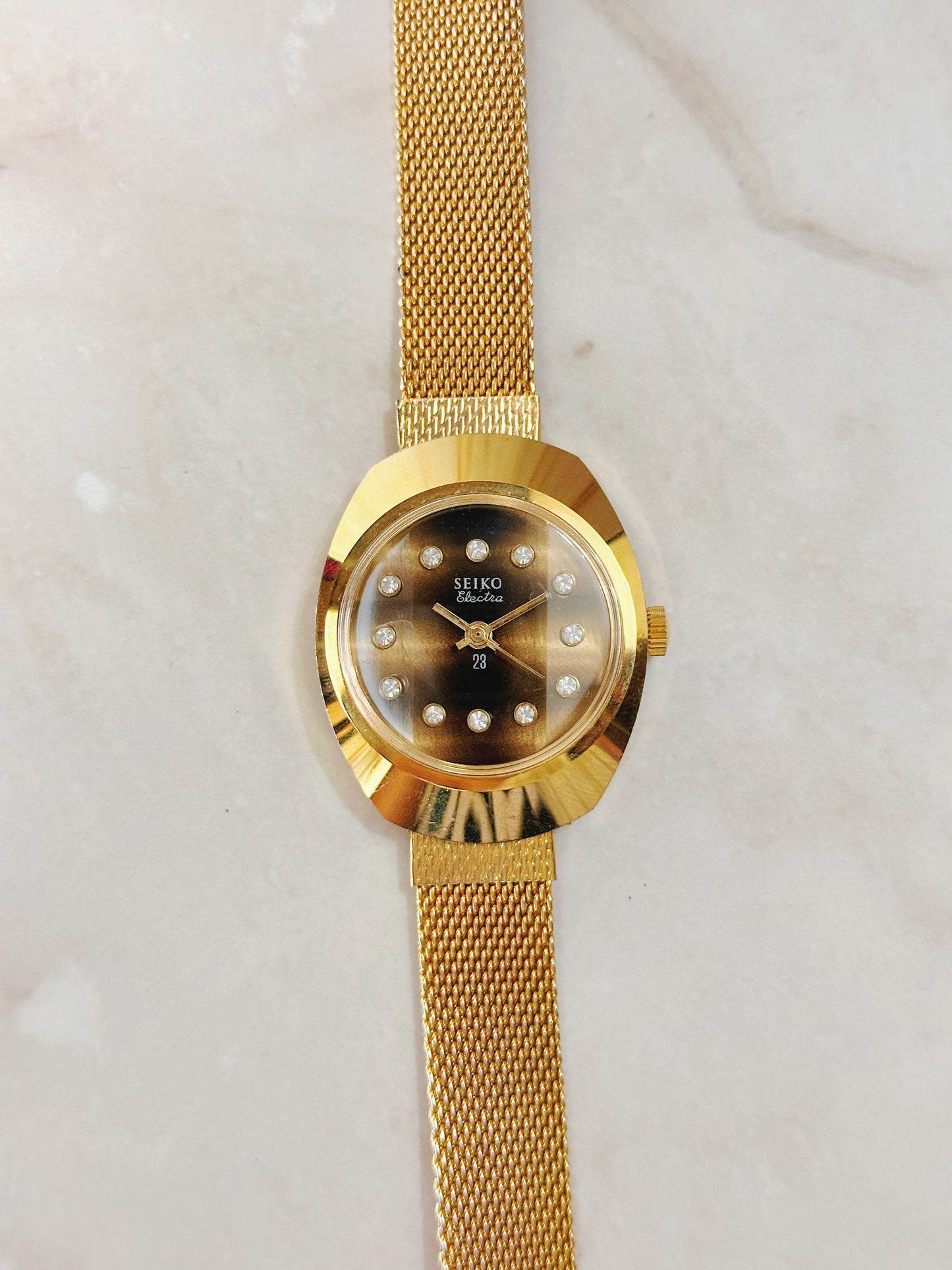 Seiko Electra Gold-Tone Automatic Watch – Date Display – Diamond Markers – Vintage Style