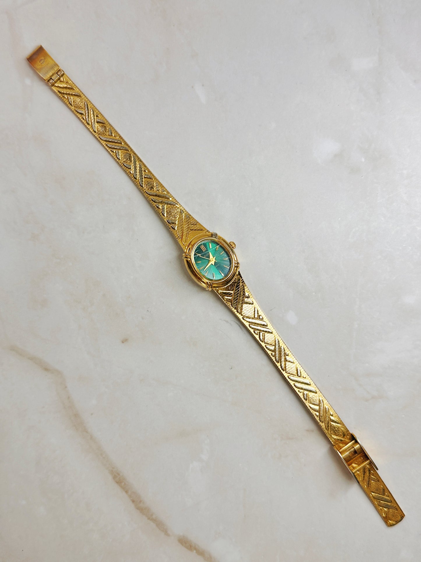 Elgin Gold-Tone Ladies Watch – Green Dial – Quartz – Vintage Dress Style