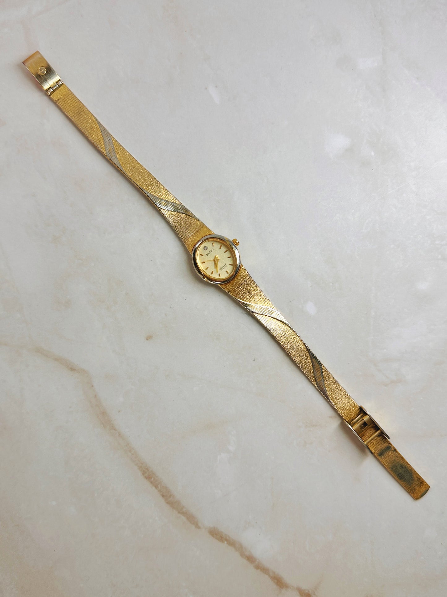 Elgin Gold-Tone Ladies Watch – Oval Case – Champagne Dial – Quartz Classic