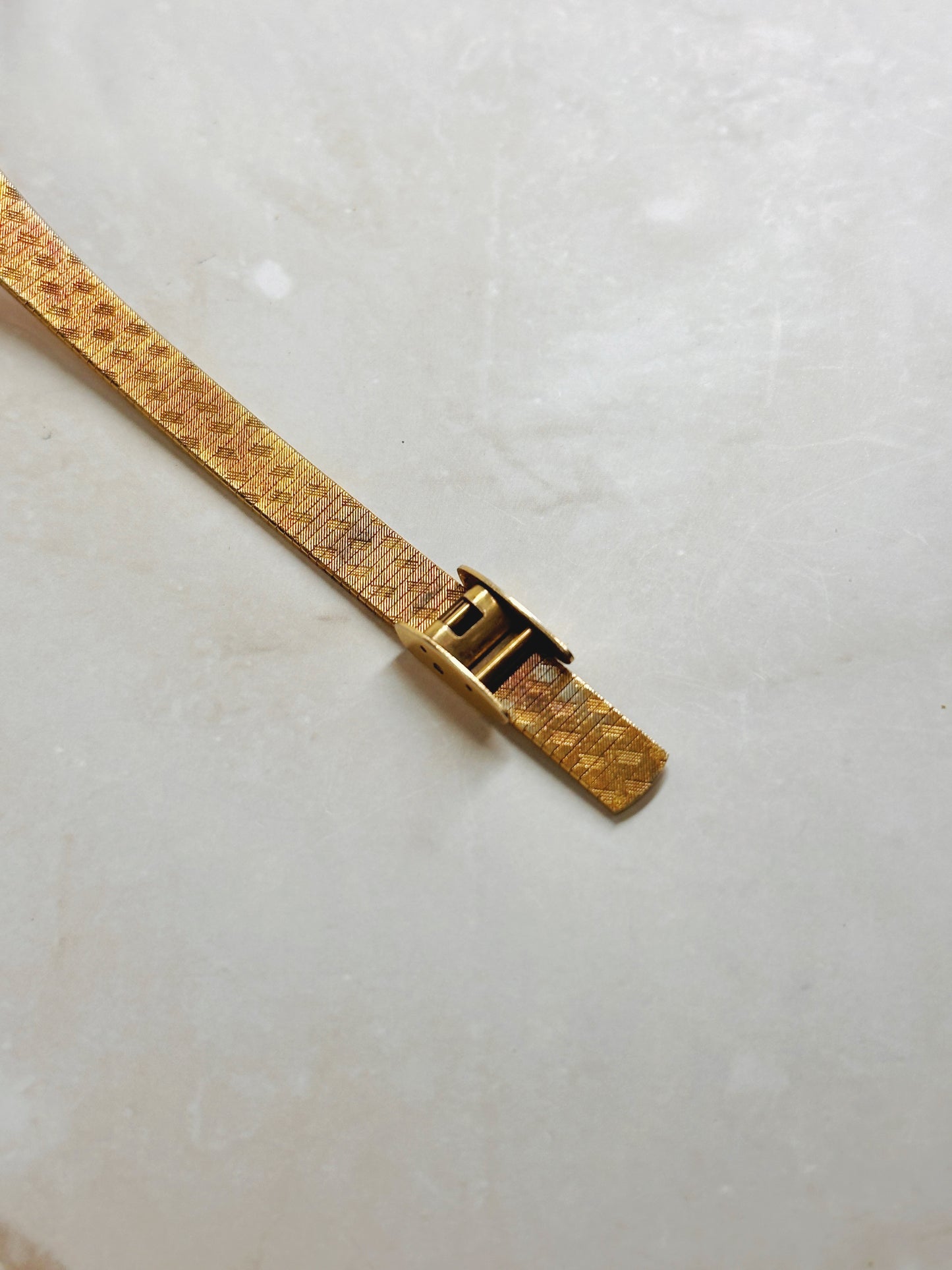 Timex Gold-Tone Ladies Watch – Oval Case – Champagne Dial – Quartz Classic