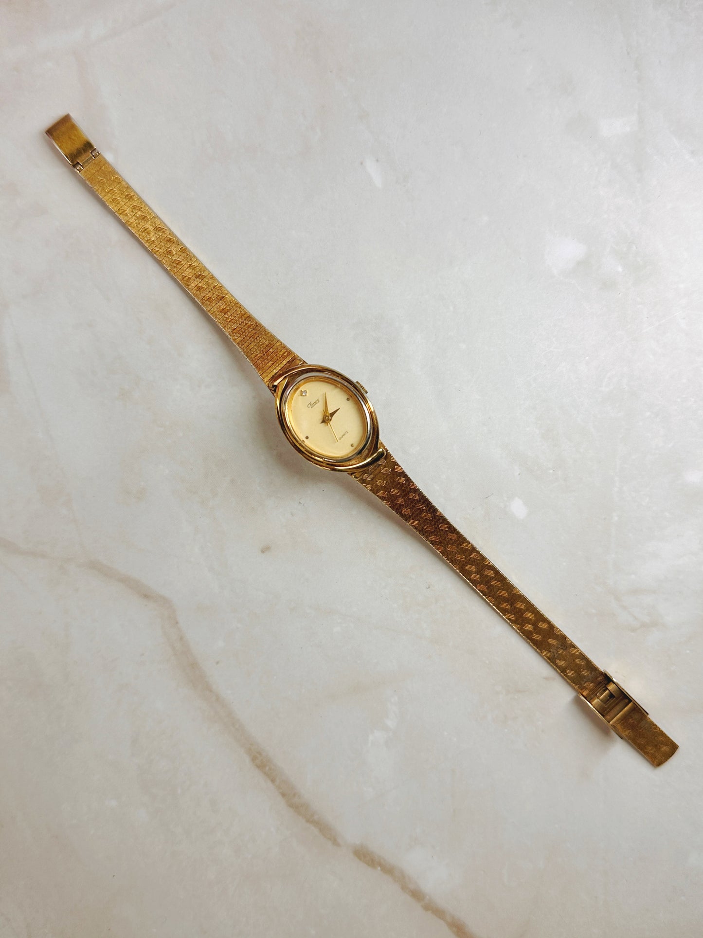 Timex Gold-Tone Ladies Watch – Oval Case – Champagne Dial – Quartz Classic
