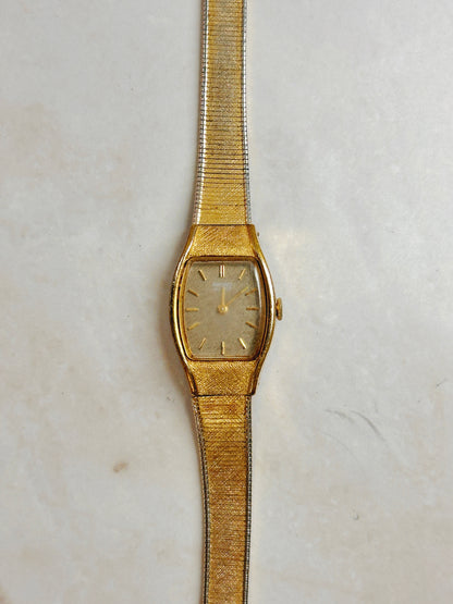 Seiko Gold-Tone Vintage Ladies Watch – Champagne Dial – Quartz – Slim Dress Style