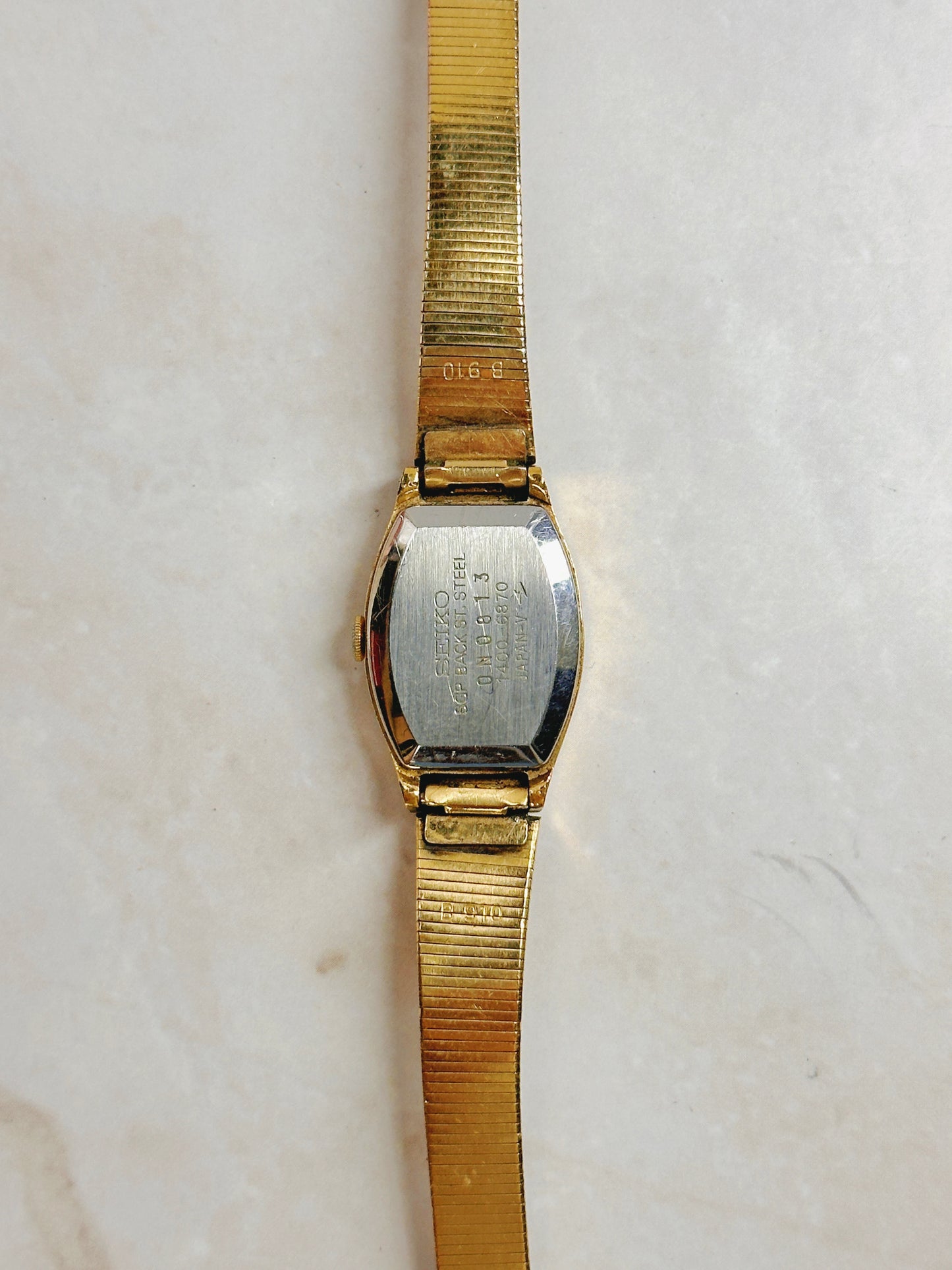 Seiko Gold-Tone Vintage Ladies Watch – Champagne Dial – Quartz – Slim Dress Style
