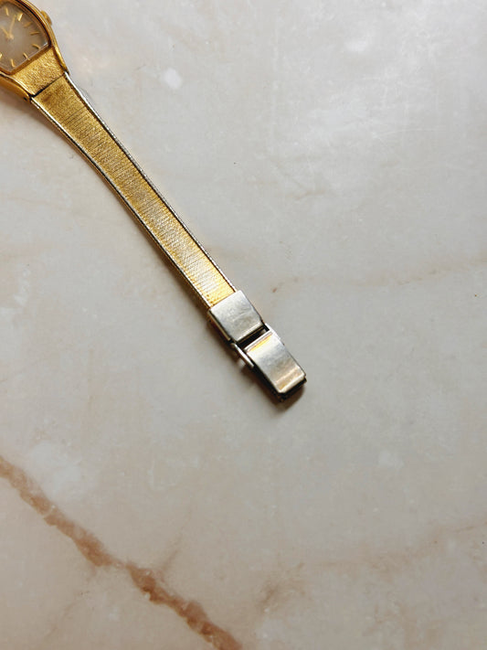 Seiko Gold-Tone Vintage Ladies Watch – Champagne Dial – Quartz – Slim Dress Style