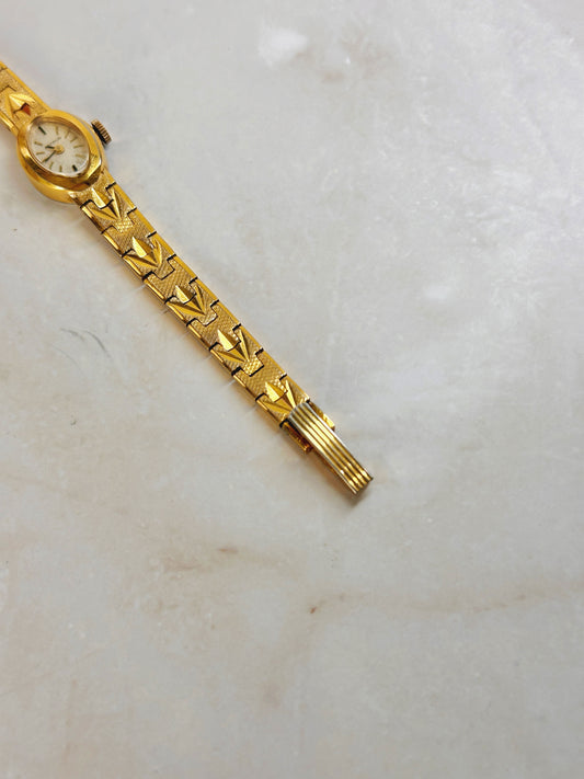 Benrus Gold-Tone Vintage Watch – Manual Wind – Oval Case – Textured Bracelet