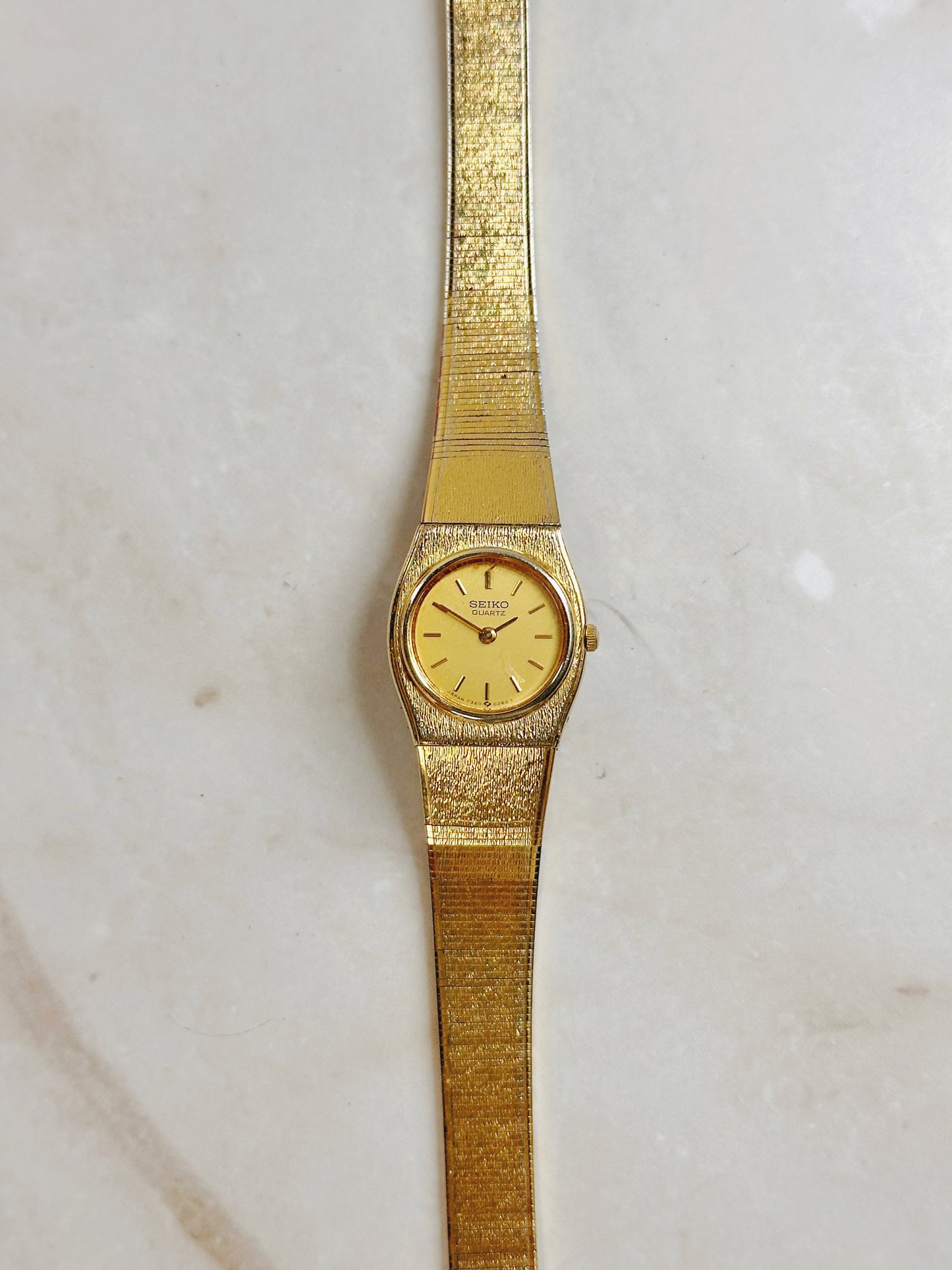 Seiko Gold-Tone Vintage Watch – Champagne Dial – Quartz – Slim Classic