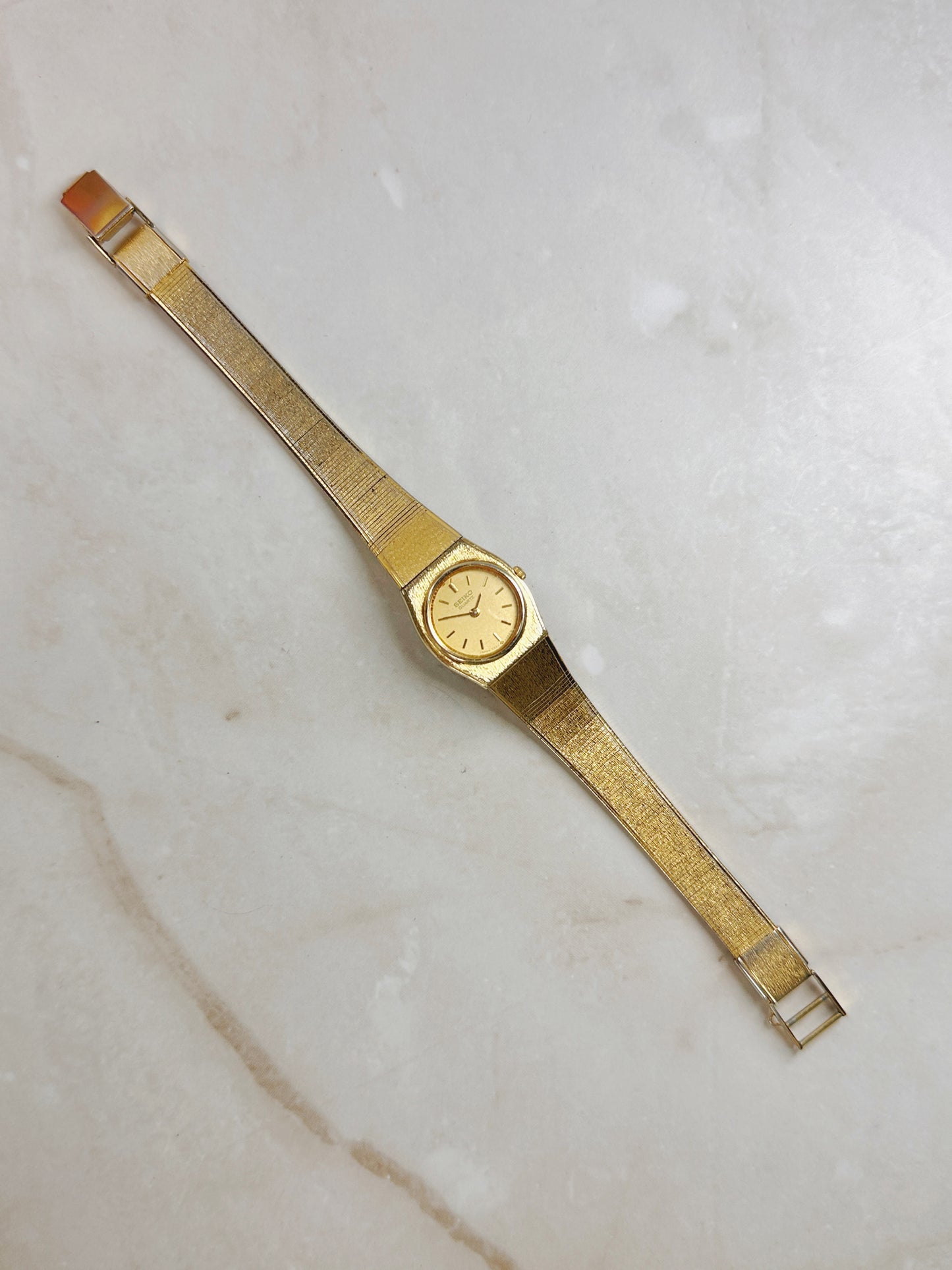 Seiko Gold-Tone Vintage Watch – Champagne Dial – Quartz – Slim Classic