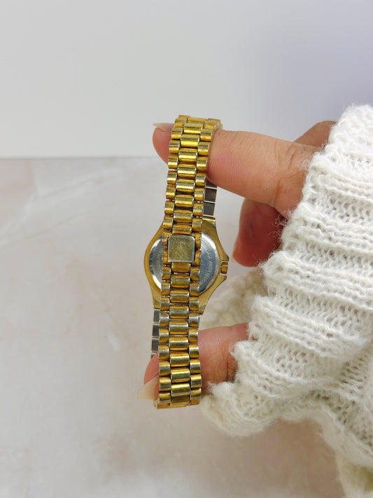 Caravelle Gold-Tone Vintage Watch – Champagne Dial – Quartz – Classic Bracelet