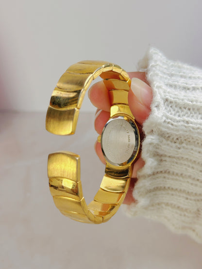 Persona Gold-Tone Ladies Watch – Oval Case – Quartz – Elegant Classic