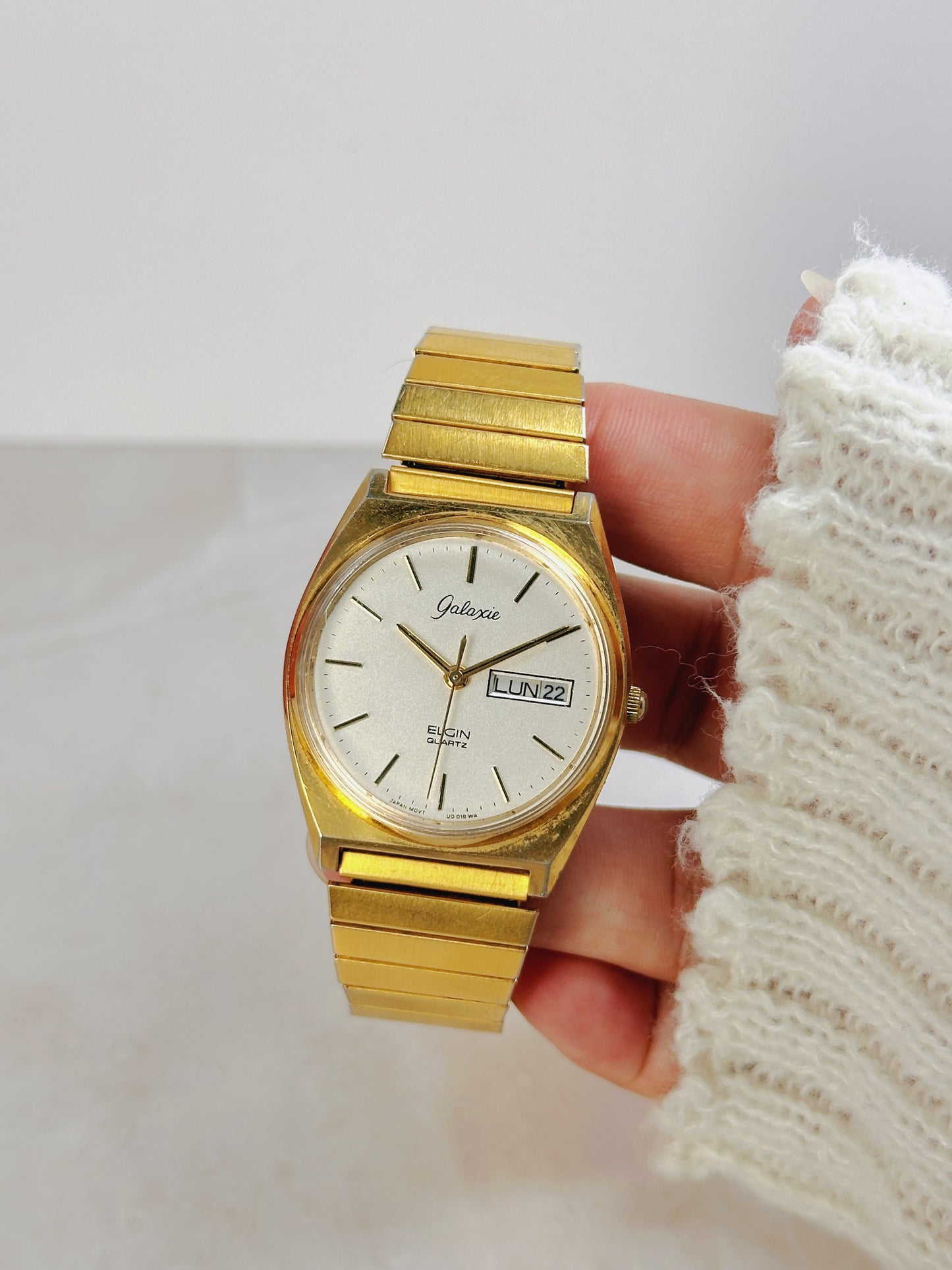 Elgin Galaxie Gold-Tone Dress Watch – Day/Date – Quartz – Vintage Classic