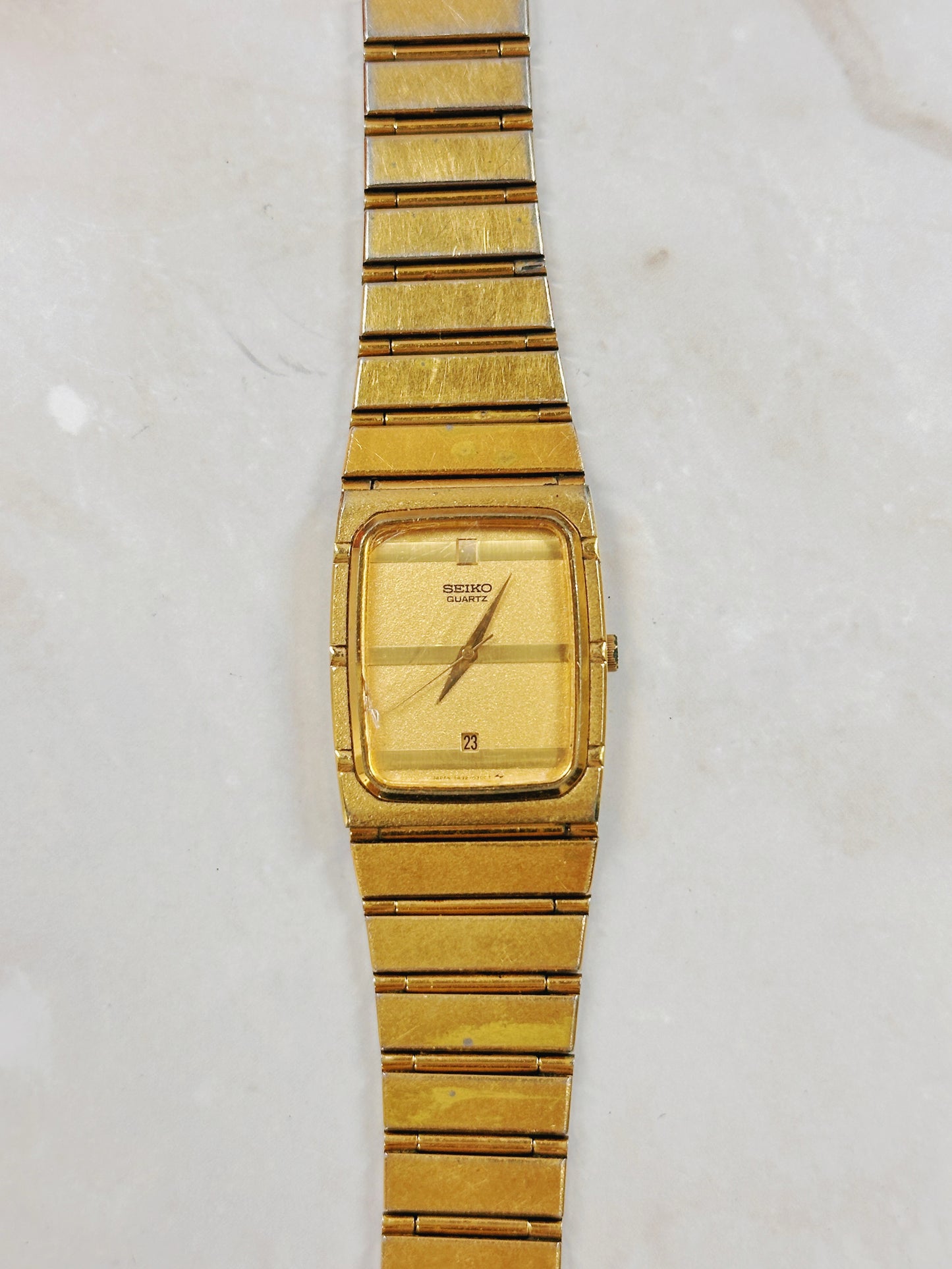 Seiko Quartz Gold-Tone Square Ladies Watch – Slim Vintage Style