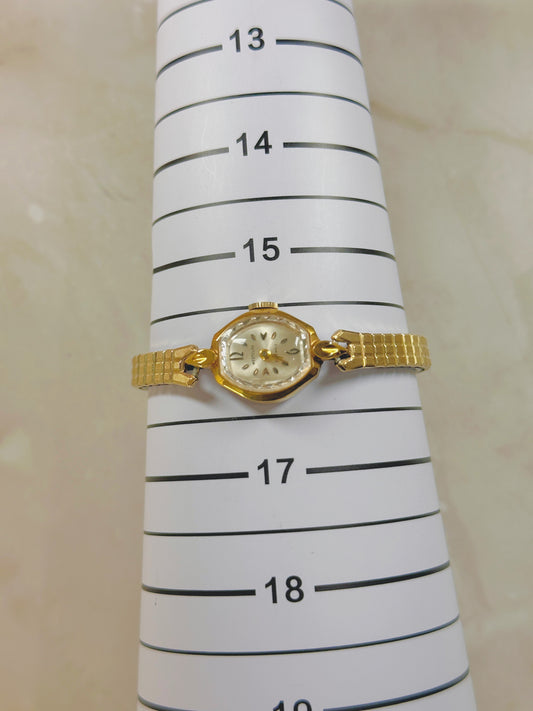 Westclox Vintage Ladies Watch – Manual Wind – Gold-Tone Bracelet