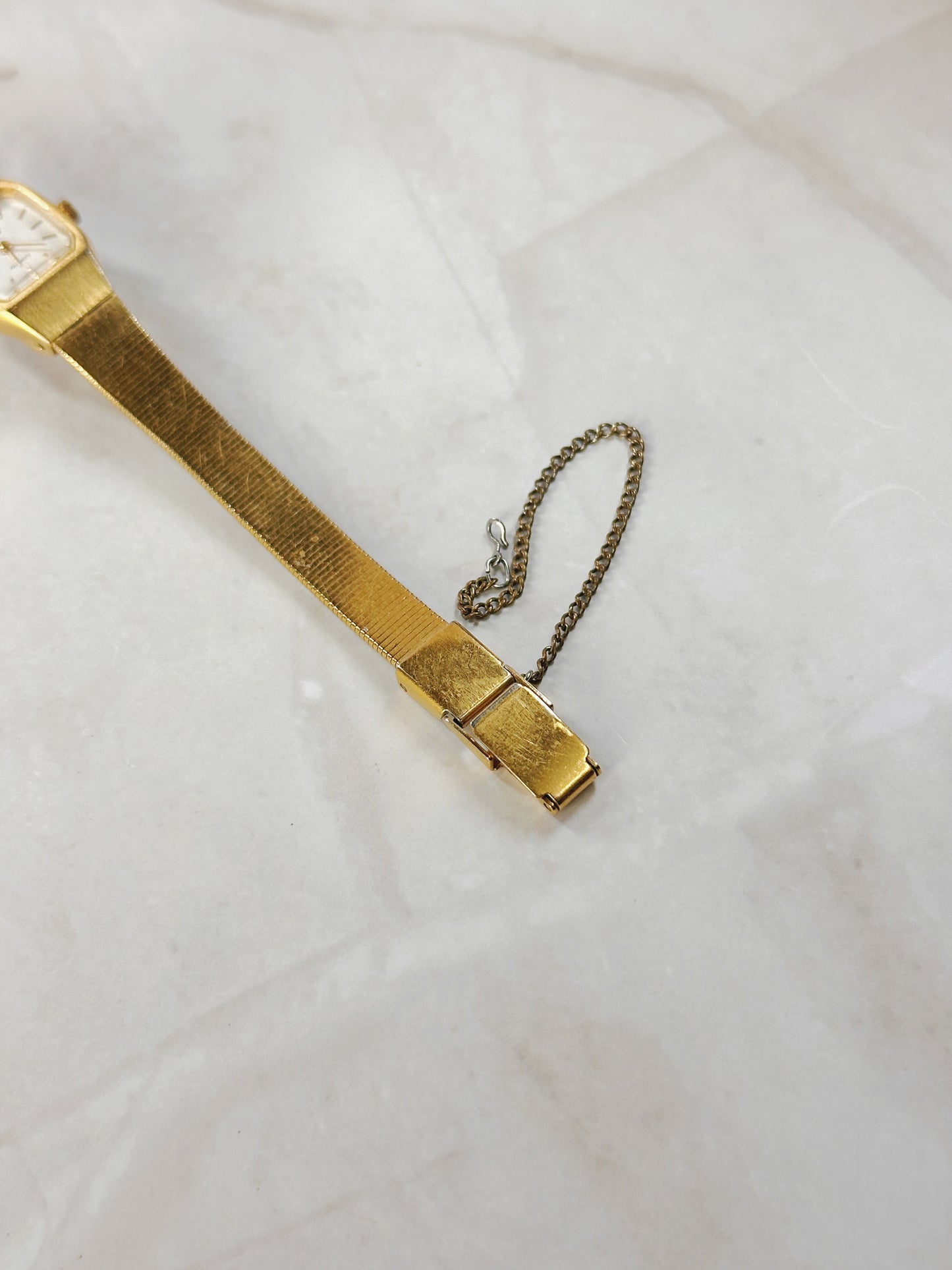 Pulsar Quartz Gold-Tone Ladies Watch – Textured Dial – Vintage Style