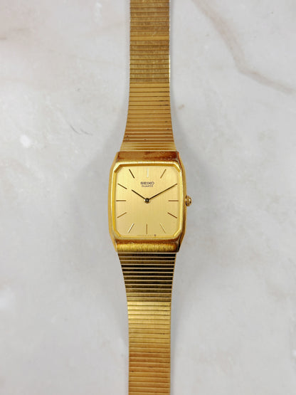 Seiko Quartz Gold-Tone Vintage Watch – Textured Bracelet – Classic Minimalist Style