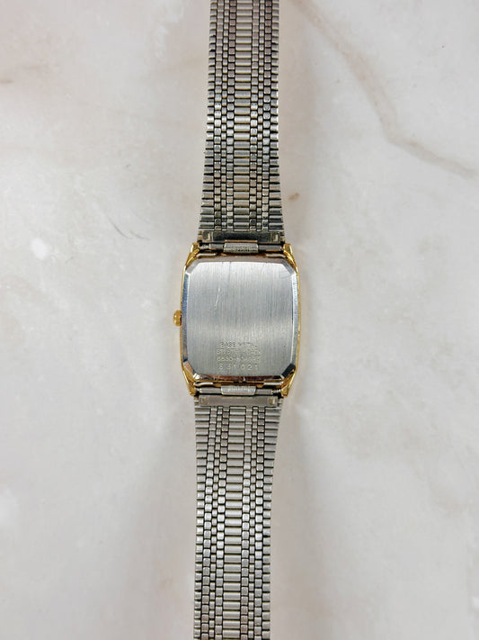 Seiko Quartz Gold-Tone Vintage Watch – Textured Bracelet – Classic Minimalist Style