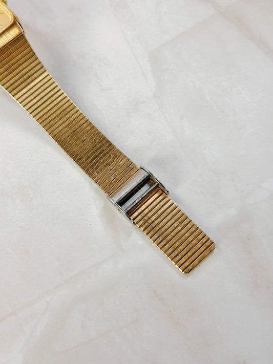 Seiko Quartz Gold-Tone Vintage Watch – Textured Bracelet – Classic Minimalist Style