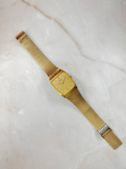 Seiko Quartz Gold-Tone Vintage Watch – Textured Bracelet – Classic Minimalist Style