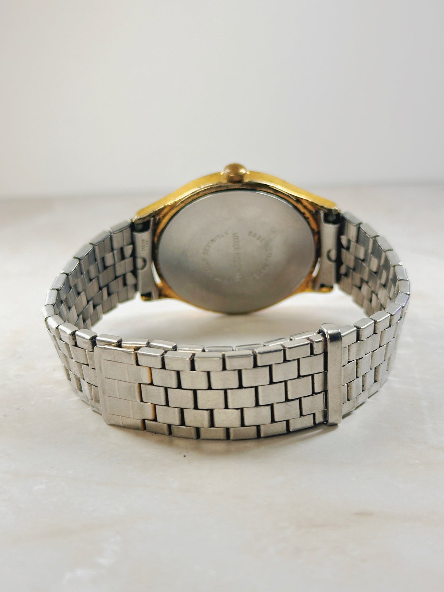 Timex Water Resistant Watch – Date – Gold Tone Case – Vintage – New Battery