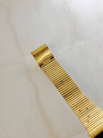 Pulsar Gold Tone Quartz Watch – Black & Gold Dial – Integrated Bracelet – Needs Adjustment