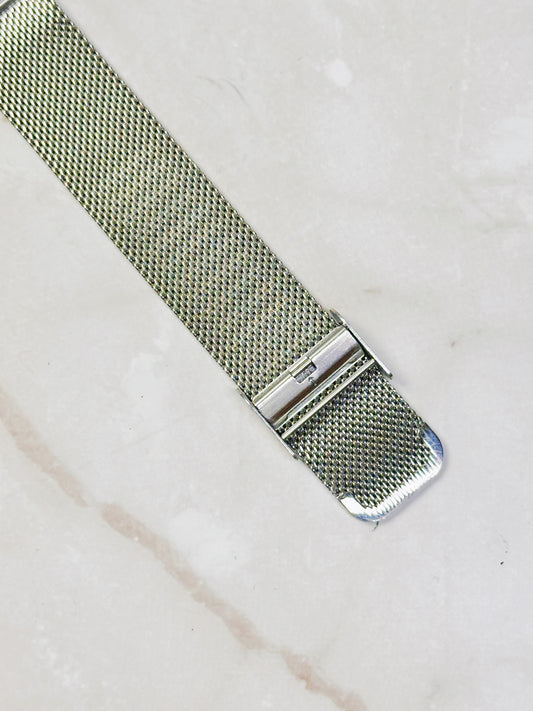 CRRJU Minimalist Silver Tone Watch – Date – Mesh Bracelet – Quartz – New Battery