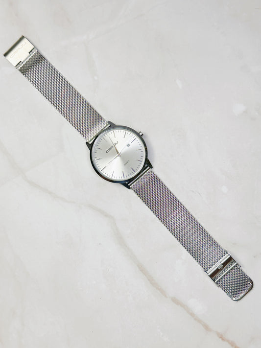 CRRJU Minimalist Silver Tone Watch – Date – Mesh Bracelet – Quartz – New Battery