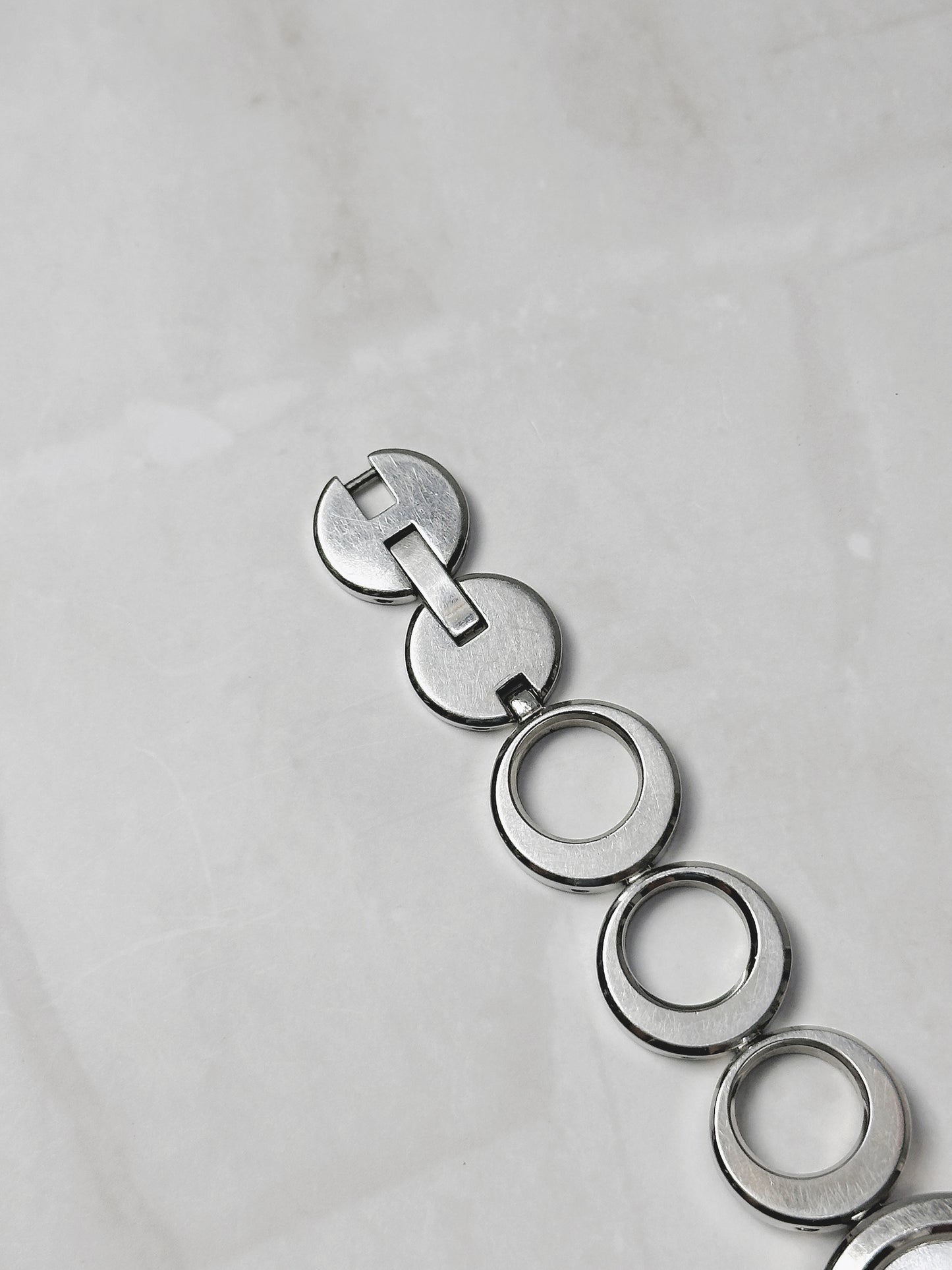 DKNY Silver Tone Bracelet Watch – Modern Circle Link Design – Minimalist Dial – New Battery