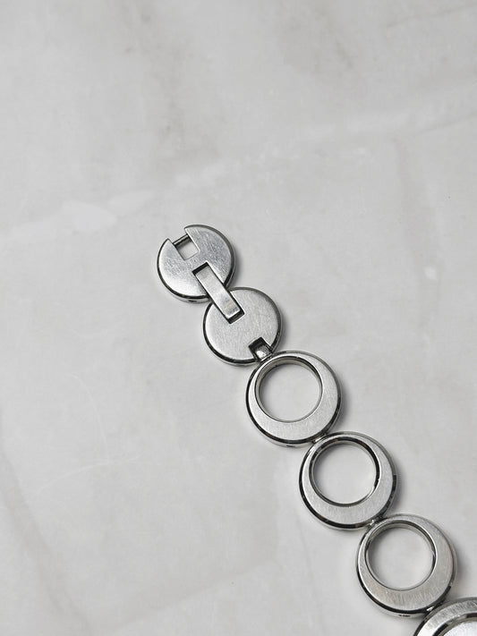DKNY Silver Tone Bracelet Watch – Modern Circle Link Design – Minimalist Dial – New Battery