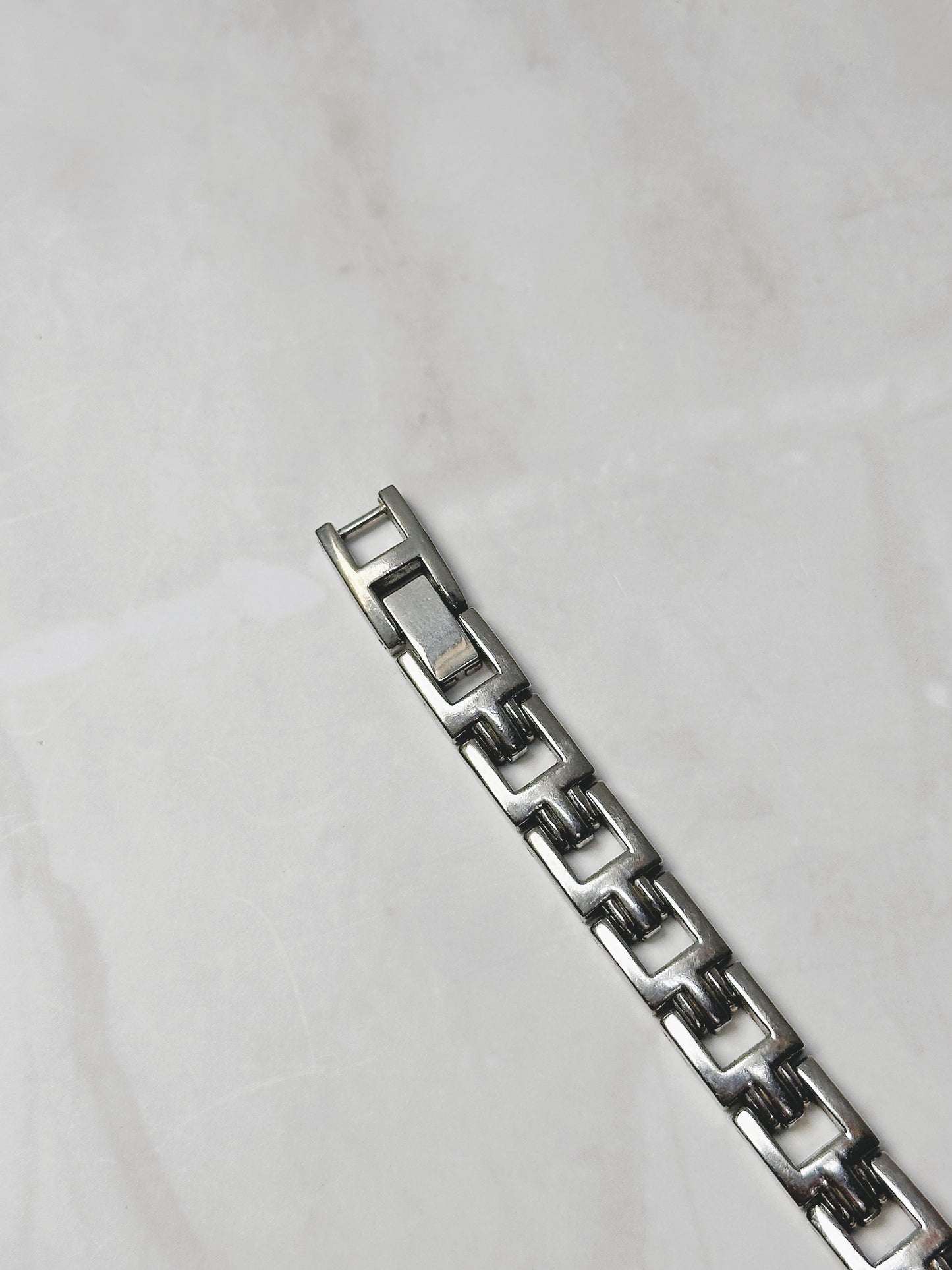 Silver Tone Analog Bracelet Watch – Minimalist Dial – Quartz – New Battery