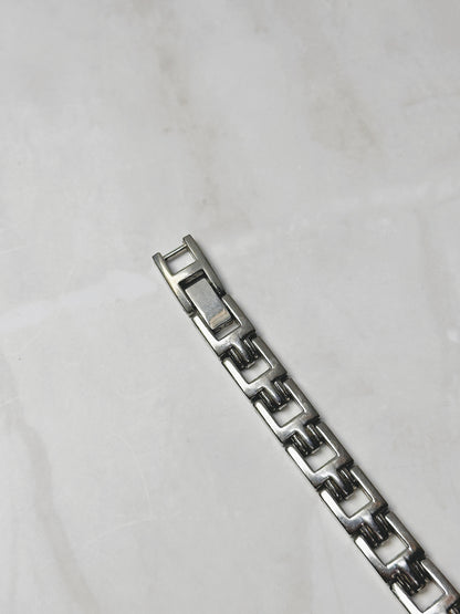Silver Tone Analog Bracelet Watch – Minimalist Dial – Quartz – New Battery