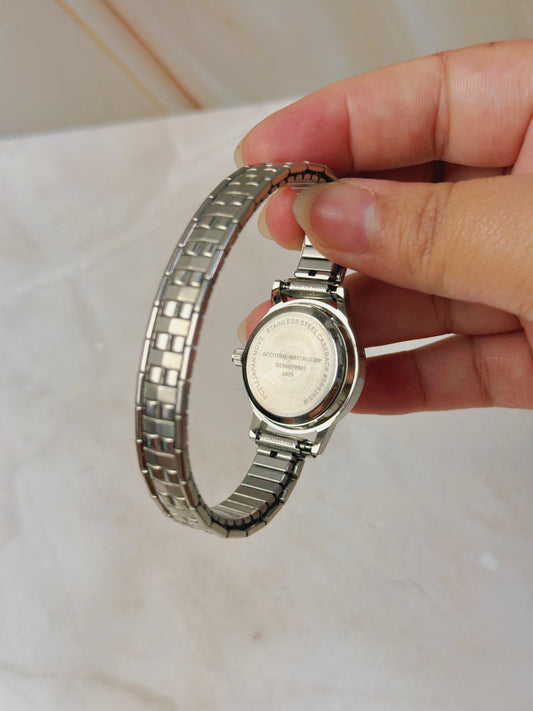 Classic Silver Tone Watch – White Dial – Arabic Numerals – Stainless Steel Bracelet – Quartz – New Battery