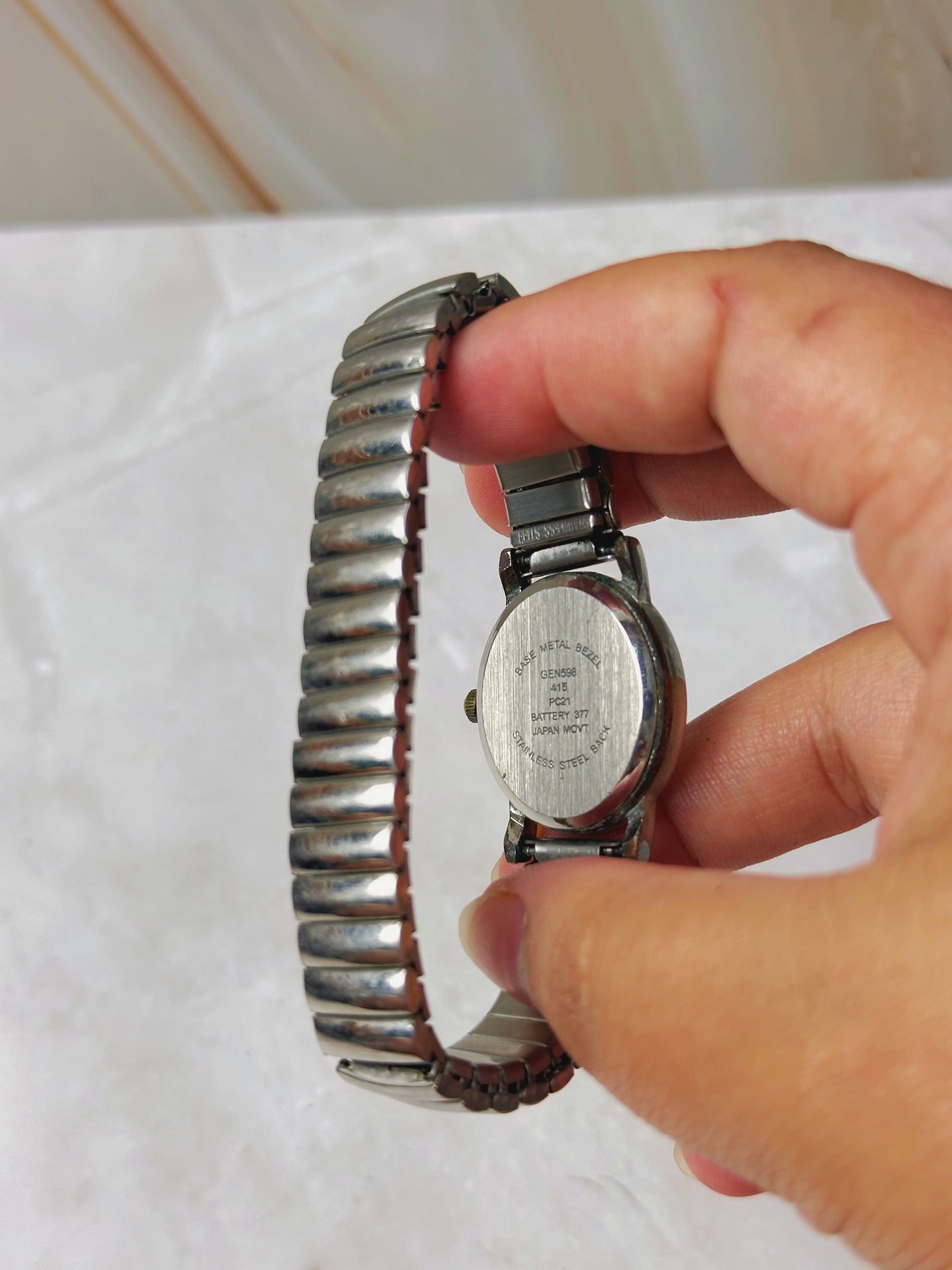 Classic Silver Tone Watch – White Dial – Arabic Numerals – Stretch Bracelet – Quartz – New Battery