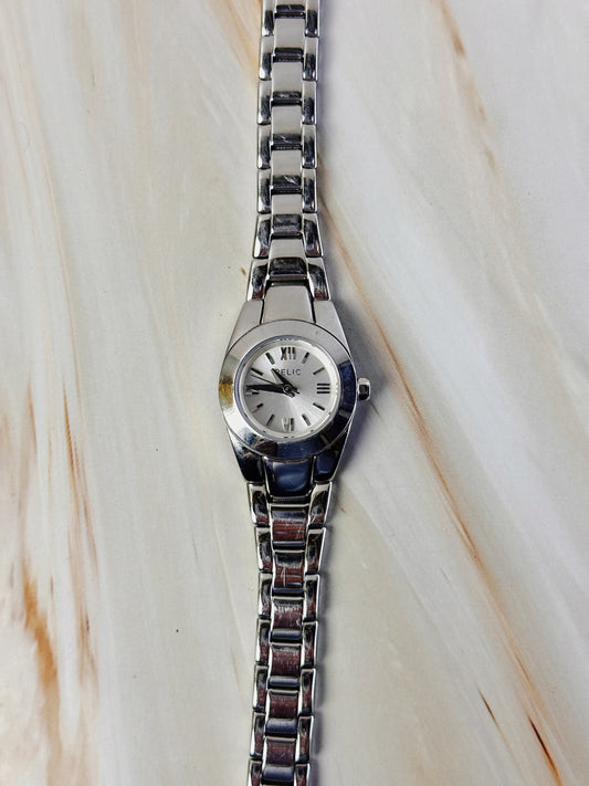 Relic by Fossil Silver Tone Women’s Watch – Stainless Steel Bracelet – Quartz