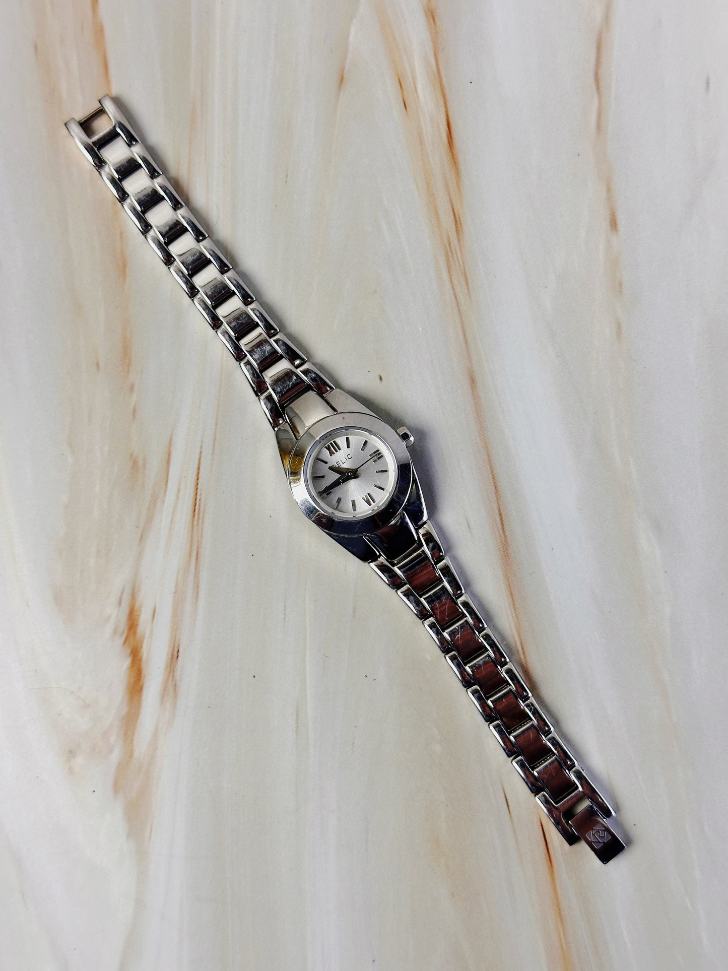 Relic by Fossil Silver Tone Women’s Watch – Stainless Steel Bracelet – Quartz
