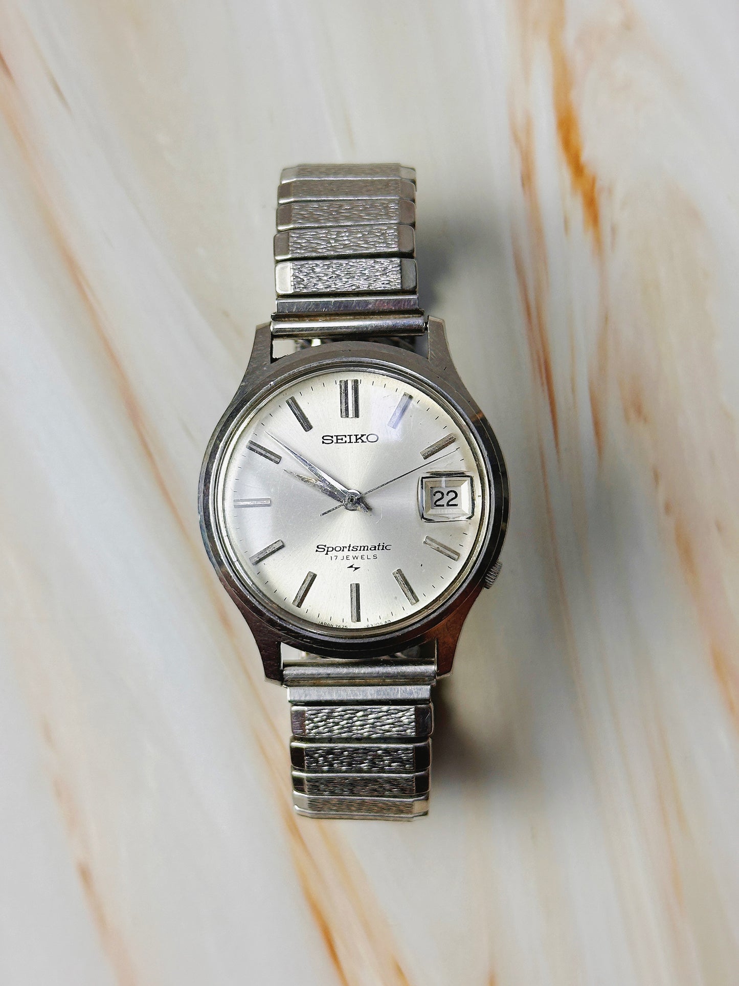 Seiko Sportmatic 17 Jewels Automatic Watch – Silver Dial – Date Window – Vintage Stainless Steel Dress Watch