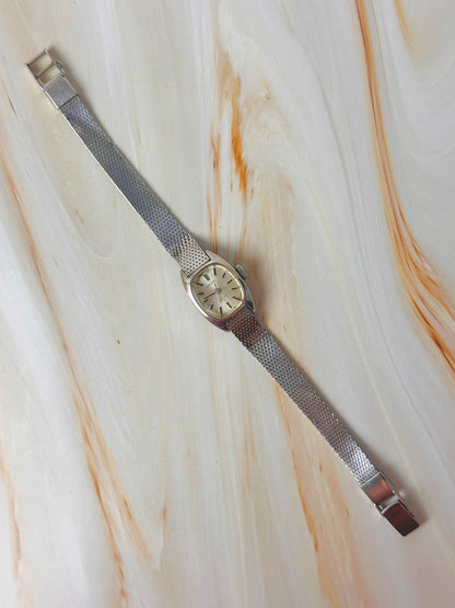 Vintage Seiko Women’s Watch – 17 Jewels Mechanical – Oval Case – Stainless Steel Mesh Bracelet