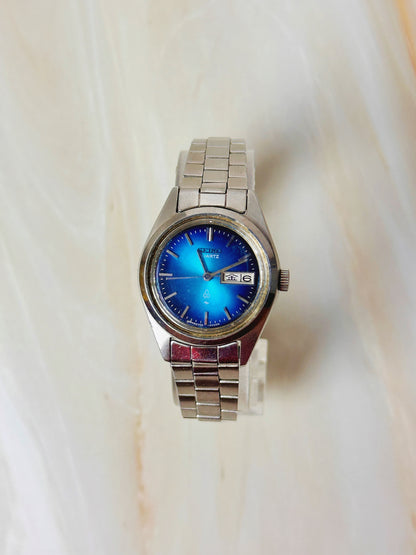 Seiko Quartz Vintage Watch – Blue Sunburst Dial – Day Date (Kanji) – Stainless Steel Bracelet