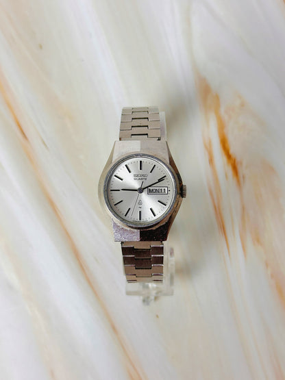Seiko Quartz Vintage Watch – Day Date – Stainless Steel Bracelet – Classic Silver Dial