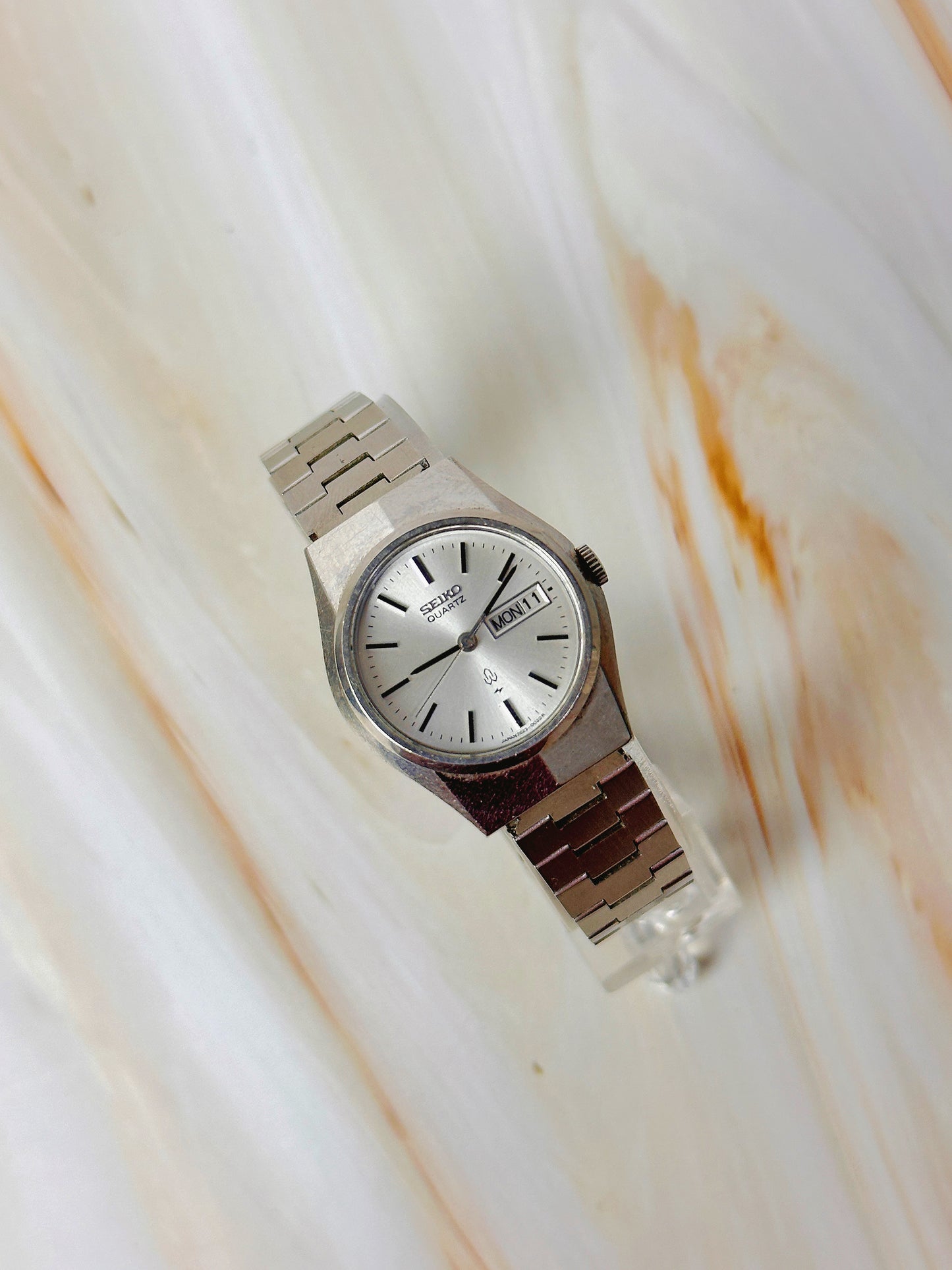 Seiko Quartz Vintage Watch – Day Date – Stainless Steel Bracelet – Classic Silver Dial