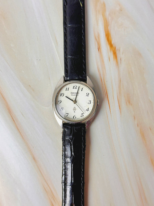 Seiko Quartz Vintage Women’s Watch – Classic Arabic Dial – Stainless Steel – New Leather Strap