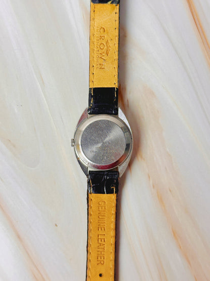Seiko Quartz Vintage Women’s Watch – Classic Arabic Dial – Stainless Steel – New Leather Strap