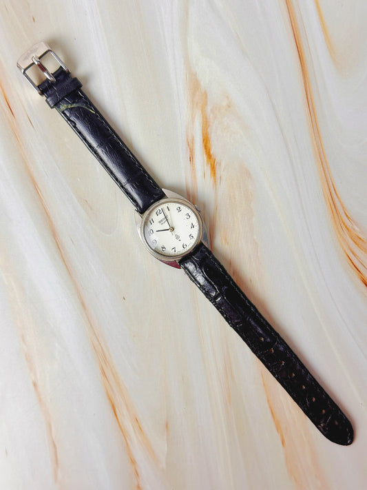 Seiko Quartz Vintage Women’s Watch – Classic Arabic Dial – Stainless Steel – New Leather Strap
