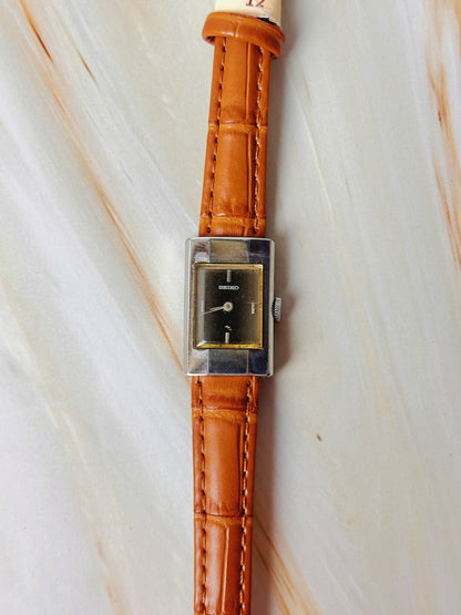 Vintage Seiko Women’s Tank Style Watch – Black Dial – Manual Wind – New Leather Strap