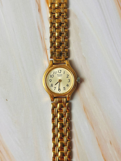 Pulsar Women’s Watch – Quartz – Gold Tone Bracelet – Champagne Dial