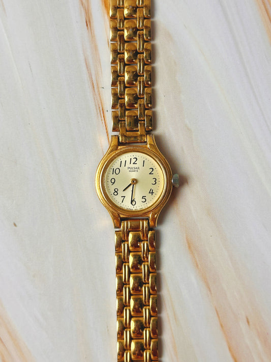 Pulsar Women’s Watch – Quartz – Gold Tone Bracelet – Champagne Dial