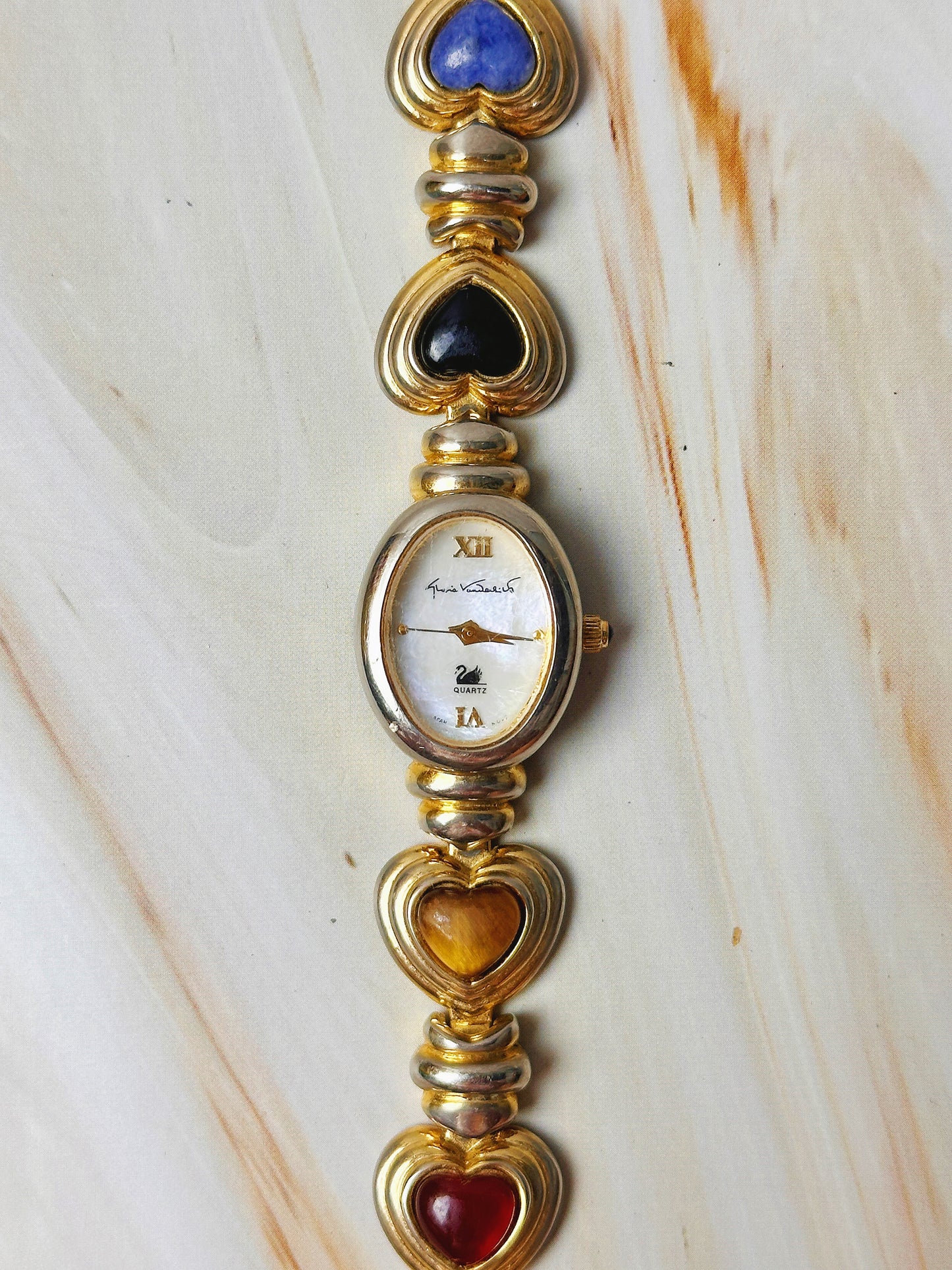 Gloria Vanderbilt Women’s Watch – Heart Link Bracelet – Mother of Pearl Dial – Quartz
