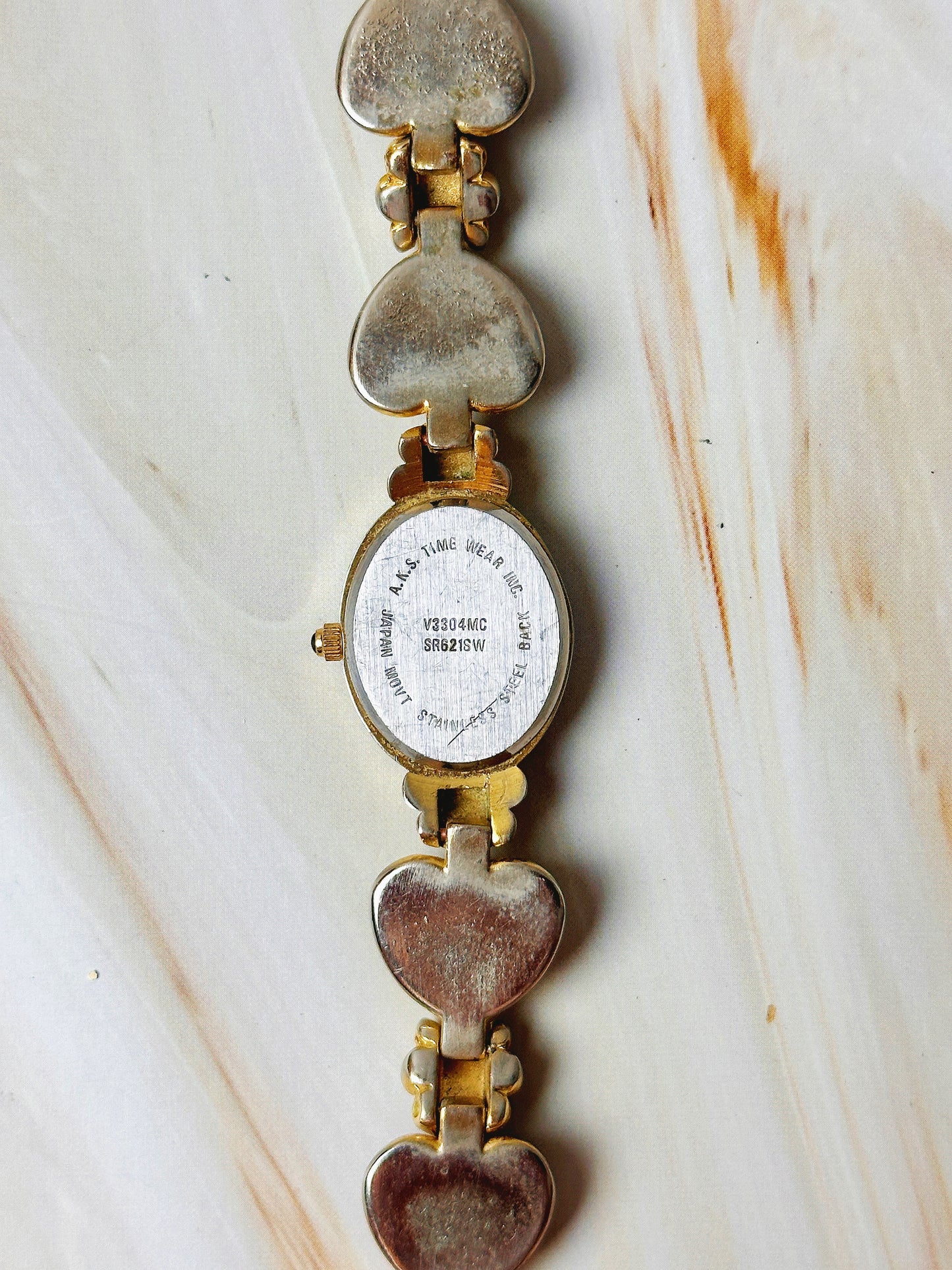Gloria Vanderbilt Women’s Watch – Heart Link Bracelet – Mother of Pearl Dial – Quartz