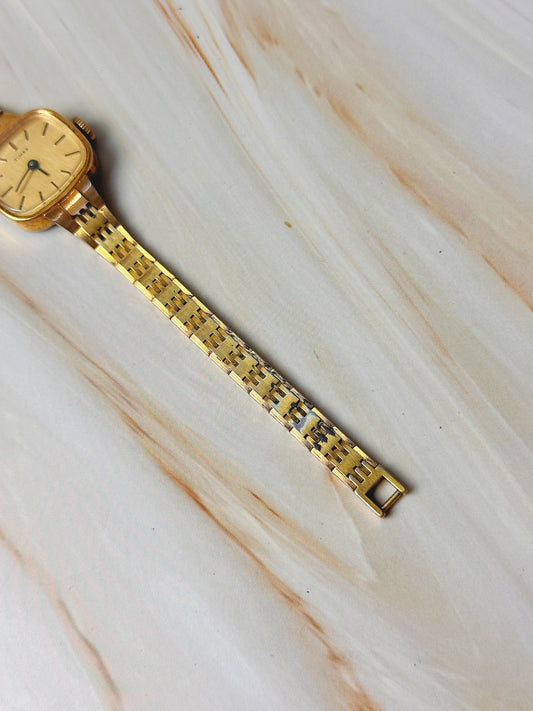 Vintage Timex Women’s Watch – Manual Wind – Gold Tone Square Case – Champagne Dial