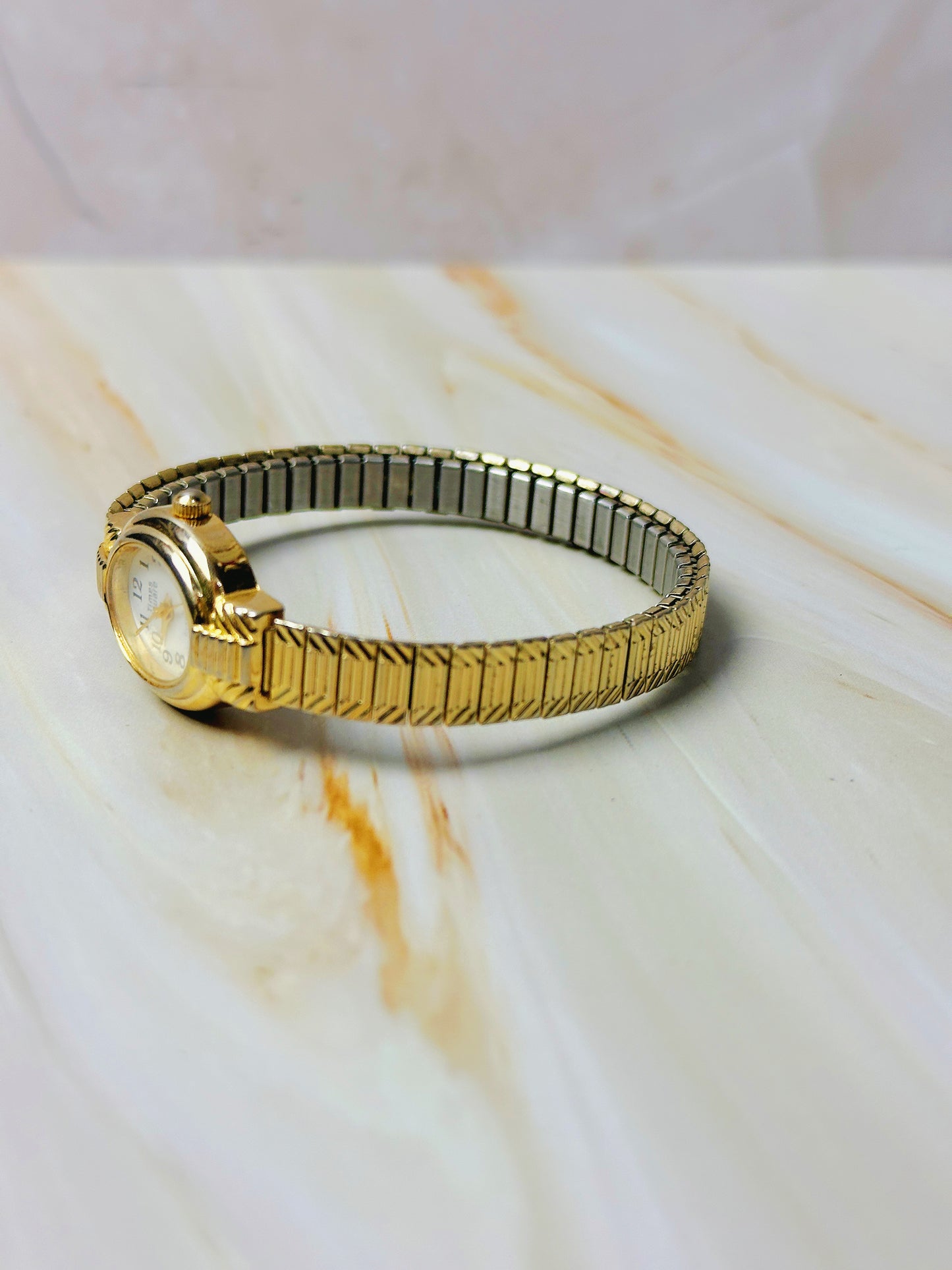 Times Square Ladies Watch – Gold Tone – Stretch Bracelet – Classic White Dial