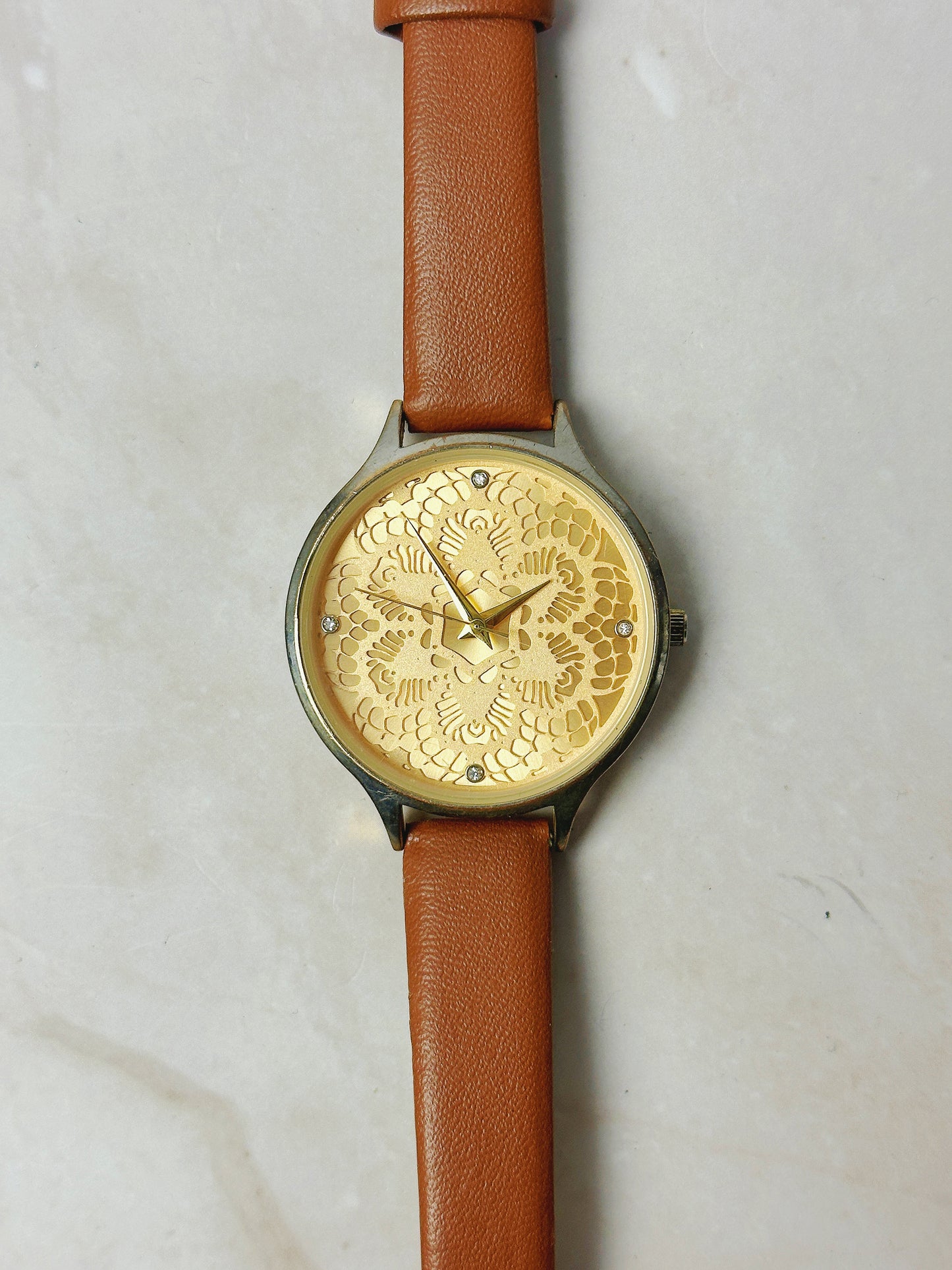 Vintage Floral Pattern Dial Watch – Gold Tone Face – Brown Leather Strap