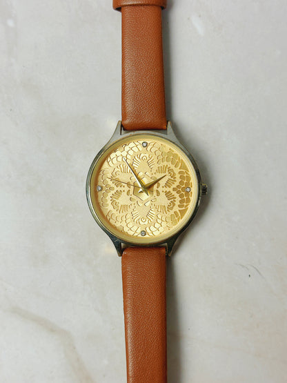 Vintage Floral Pattern Dial Watch – Gold Tone Face – Brown Leather Strap